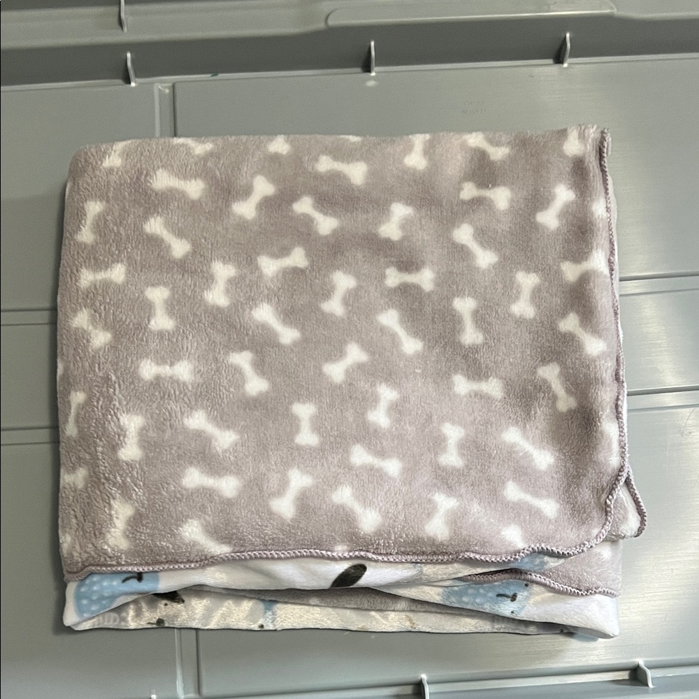 Baby Essentials Gray and White Bone Pattern Blanket